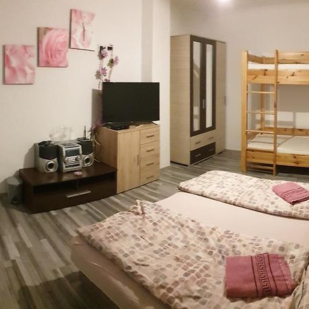 Grevia Apartmanok Poroszló Δωμάτιο φωτογραφία
